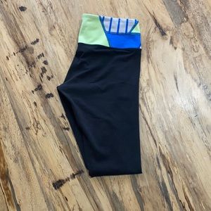 Lululemon full length leggings! Blue/green waist/Reversible for all black.